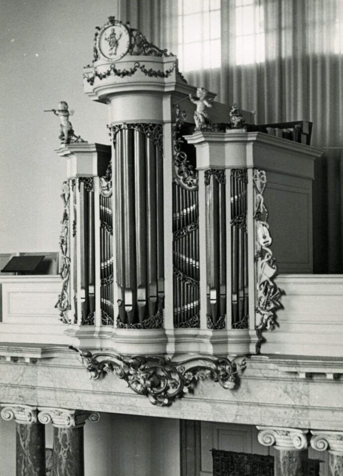 Het orgel is in 1773 gebouwd door Hendrikus Hermanus Hess uit Gouda